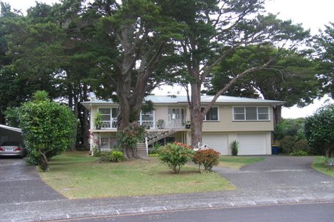 Photo of property in 16 Tudward Glade, Hillcrest, Auckland, 0627