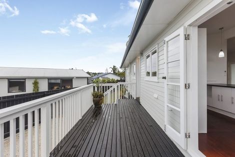 Photo of property in 1/49 Fairclough Road, Beach Haven, Auckland, 0626