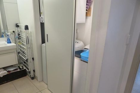 Photo of property in Bellagio Apartments, 8e/39 Taranaki Street, Te Aro, Wellington, 6011