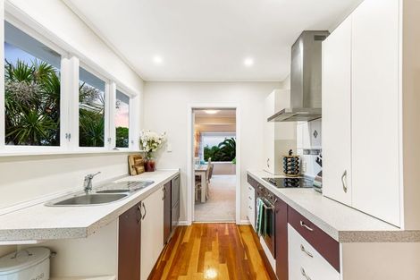 Photo of property in 114a Colwill Road, Massey, Auckland, 0614