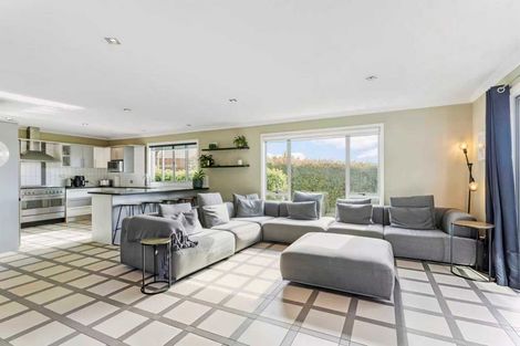 Photo of property in 168 Kittiwake Drive, Schnapper Rock, Auckland, 0632