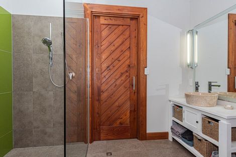 Photo of property in 114 Hay Road, Helena Bay, Hikurangi, 0184