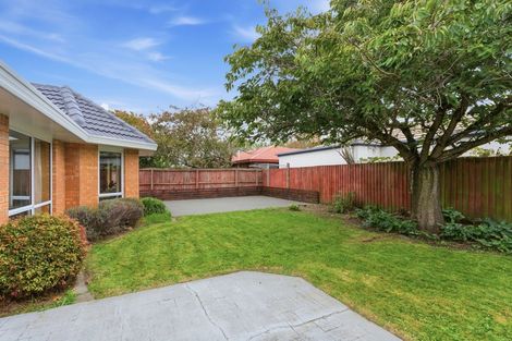 Photo of property in 7 Broadfell Avenue, Avonhead, Christchurch, 8042