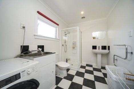 Photo of property in 84 Featherston Street, Takaro, Palmerston North, 4412