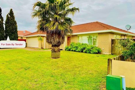 Photo of property in 3 Maghera Drive, East Tamaki Heights, Auckland, 2016