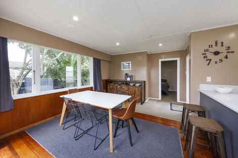 Photo of property in 24 Paisley Street, Mellons Bay, Auckland, 2014