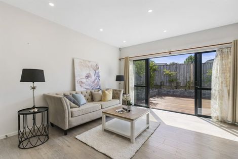 Photo of property in 5a Hemsway Place, Sunnyhills, Auckland, 2010