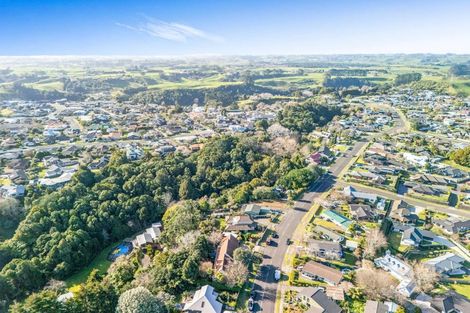 Photo of property in 55 Branch Road, Highlands Park, New Plymouth, 4312