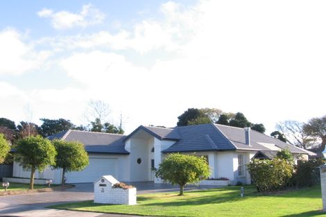 Photo of property in 3 Maple Lane, Waikanae, 5036