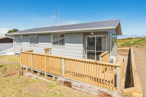 Photo of property in 40a Karyn Street, Castlecliff, Whanganui, 4501