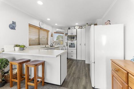 Photo of property in 9 Chatswood Grove, Fitzroy, New Plymouth, 4312