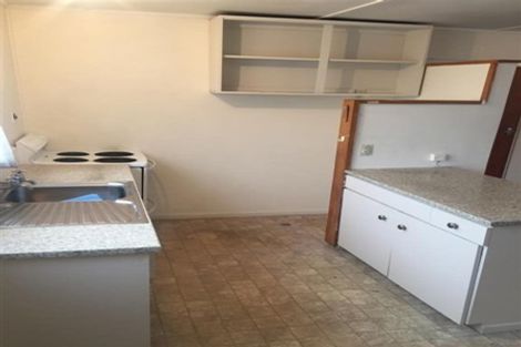 Photo of property in 73-73a Stewart Drive, Newlands, Wellington, 6037