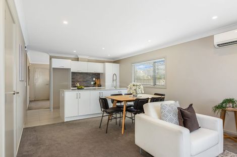Photo of property in 45 Brindle Way, Newlands, Wellington, 6037