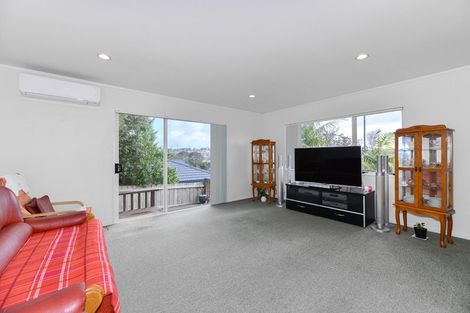 Photo of property in 60 Hewlett Road, Massey, Auckland, 0614