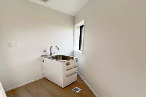 Photo of property in 18 Whati Lane, Henderson, Auckland, 0612