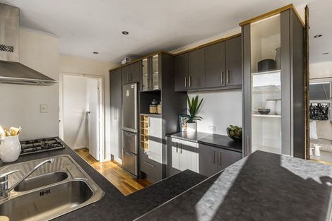 Photo of property in 115 Stanley Road, Glenfield, Auckland, 0629