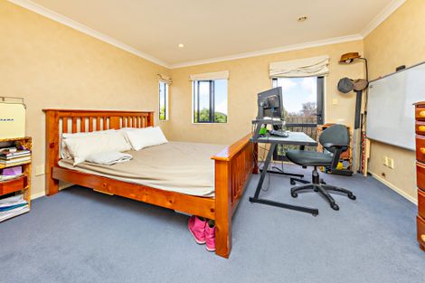 Photo of property in 13 Conacher Close, East Tamaki Heights, Auckland, 2016