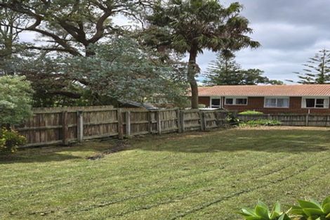 Photo of property in 1/68 Titirangi Road, New Lynn, Auckland, 0600