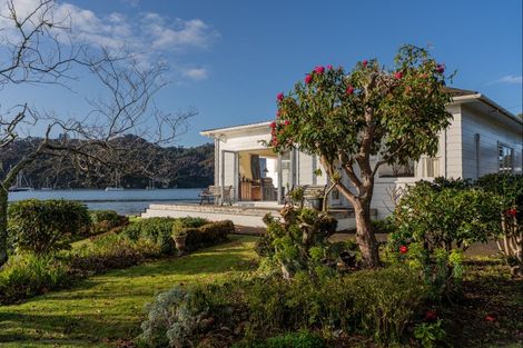 Photo of property in 96 Albert Street, Whitianga, 3510