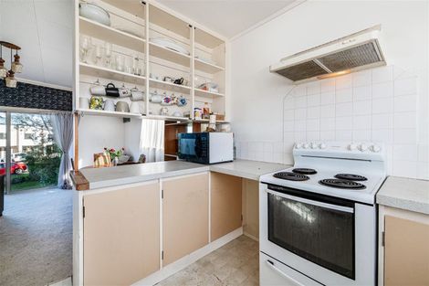 Photo of property in 14 Donovan Avenue, Massey, Auckland, 0614