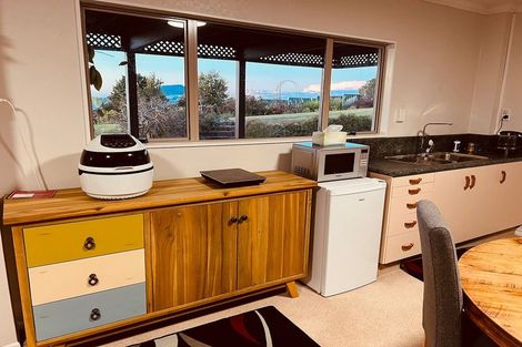 Photo of property in 18 Hinewa Road, Otumoetai, Tauranga, 3110