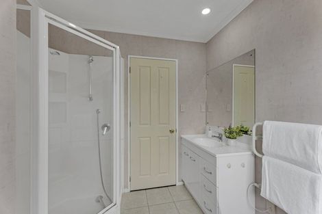 Photo of property in 96a Manuroa Road, Takanini, 2112