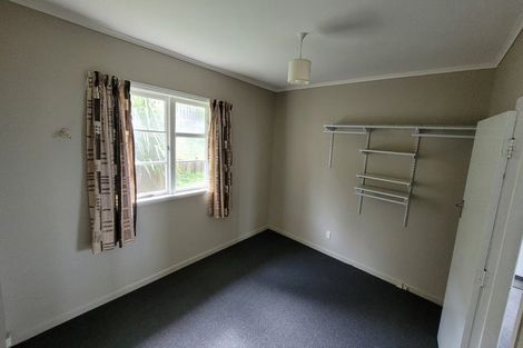 Photo of property in 3 Salford Street, Newlands, Wellington, 6037