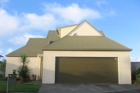 Photo of property in 21 Woburn Place, Takaro, Palmerston North, 4412