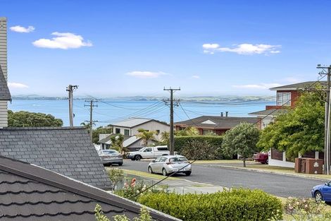 Photo of property in 18 Ridge Road, Waiake, Auckland, 0630