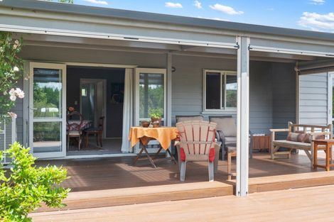 Photo of property in 98 Kinloch Road, Kinloch, Taupo, 3377