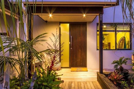 Photo of property in 46 Masterton Road, Rothesay Bay, Auckland, 0630