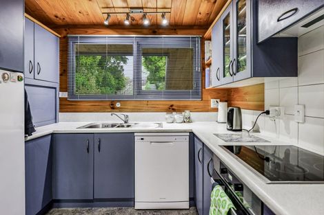 Photo of property in 92 Poaka Avenue, Dinsdale, Hamilton, 3204