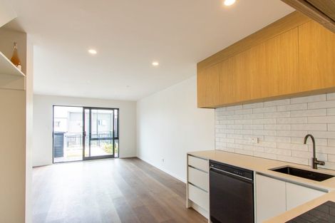 Photo of property in 7/4 Limestone Drive, Hobsonville, Auckland, 0616