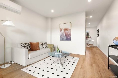 Photo of property in 11/9 Schnapper Rock Road, Greenhithe, Auckland, 0632