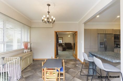 Photo of property in 9 Innes Place, Roslyn, Palmerston North, 4414