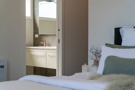 Photo of property in 25 Matipo Street, Wanaka, 9305