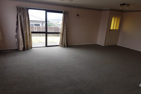 Photo of property in 20 Rice Crescent, Newlands, Wellington, 6037