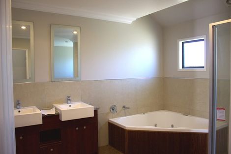 Photo of property in 108a Nile Road, Milford, Auckland, 0620