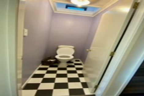 Photo of property in 280 Queens Drive, Lyall Bay, Wellington, 6022