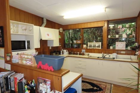 Photo of property in 54 Mahoe Road, Titirangi, Auckland, 0604