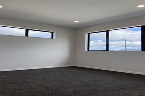 Photo of property in 35 Symes Drive, Red Beach, 0932