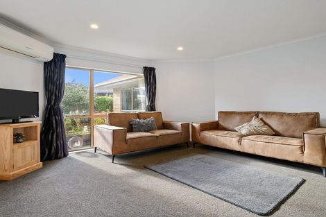Photo of property in 8 Amoka Crescent, Parklands, Christchurch, 8083