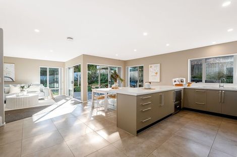 Photo of property in 6 Sumner Terrace, Aotea, Porirua, 5024