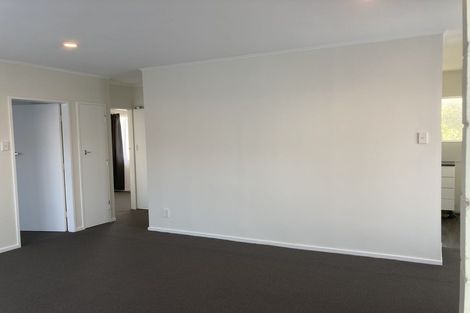 Photo of property in 105f2 Apu Crescent, Lyall Bay, Wellington, 6022