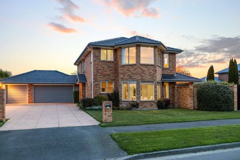 Photo of property in 64 Willowview Drive, Redwood, Christchurch, 8051
