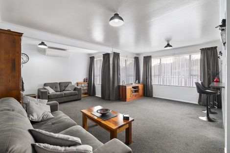 Photo of property in 30 Ongo Road, Hunterville, 4730