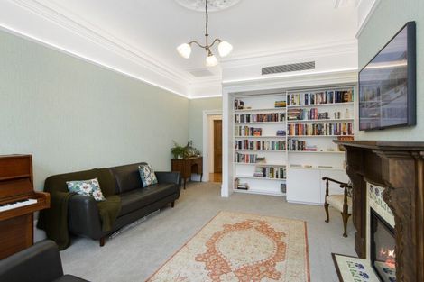 Photo of property in 75 Holly Road, St Albans, Christchurch, 8014