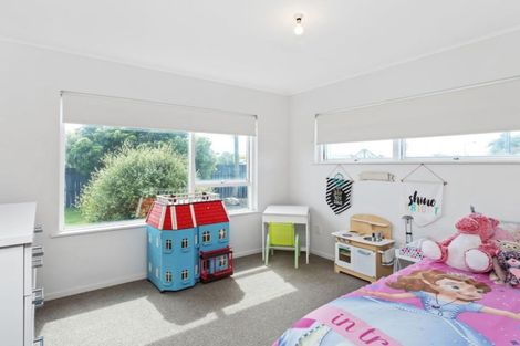 Photo of property in 34 Inwoods Road, Parklands, Christchurch, 8083