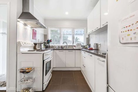 Photo of property in 51 Hallberry Road, Mangere East, Auckland, 2024