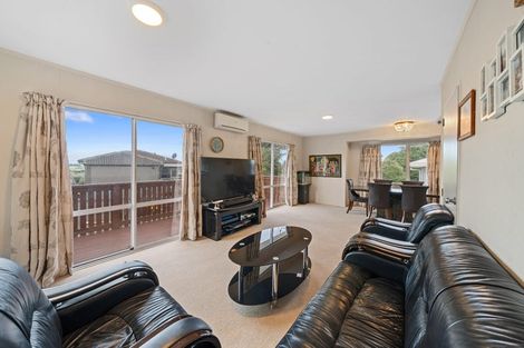Photo of property in 2/10 Lyell Court, Clover Park, Auckland, 2019